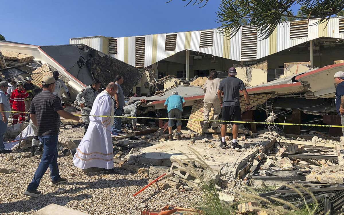 Techo de iglesia en Tamaulipas se derrumba; hay 10 muertos