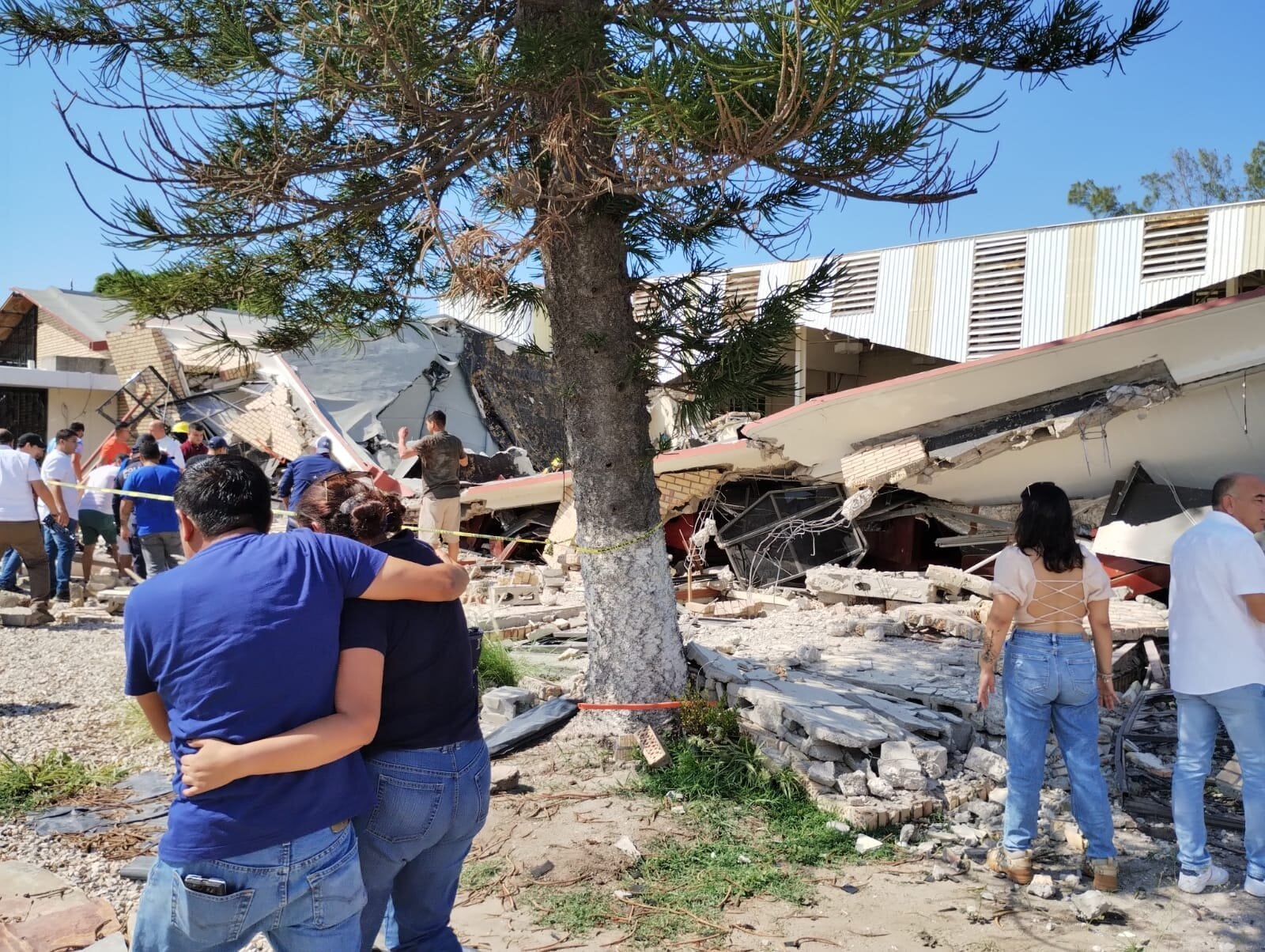 Techo de iglesia en Tamaulipas se derrumba; hay 10 muertos