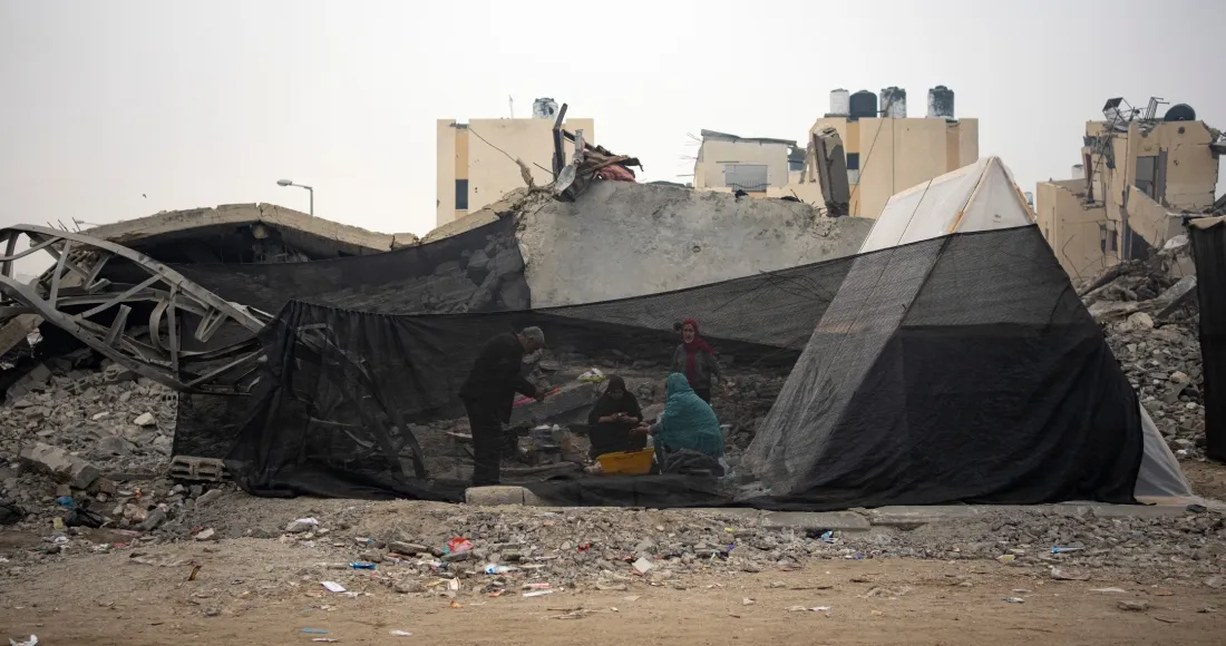 Israel suda bombas. 21,300 palestinos muertos, la mayoría mujeres y menores