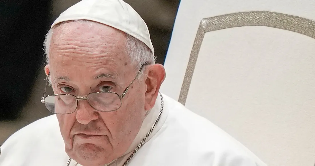El Papa pide la prohibición universal de la maternidad subrogada; es deplorable, dice