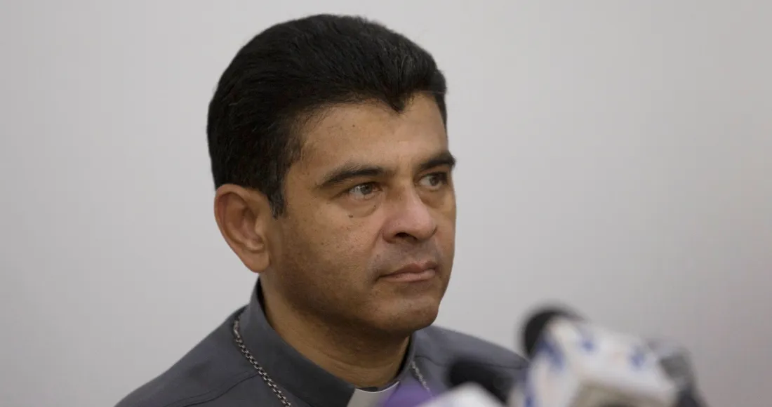 El Vaticano recibe al obispo Rolando Álvarez y a 18 sacerdotes tras su excarcelación